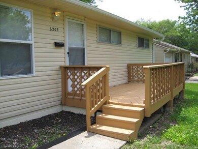 Nice front porch/deck