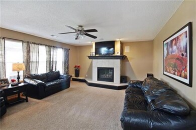 1016 Camelot Dr, Raymore, MO 64083 - photo 6