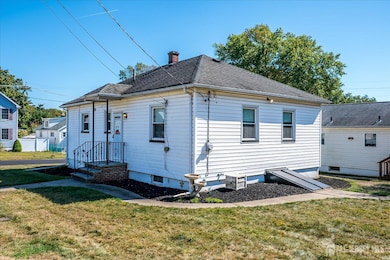 92 Lake View Blvd, Edison, NJ 08817 - photo 2