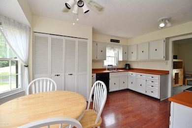 8306 Delightful Ct, Louisville, KY 40291 - photo 5