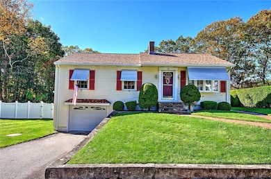 98 Iroquois Rd, Cumberland, RI 02864 - photo 2