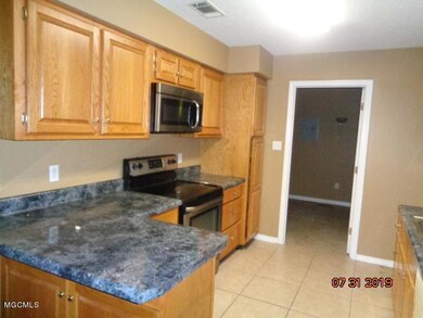 109 N Lewis Cir, Picayune, MS 39466 - photo 7