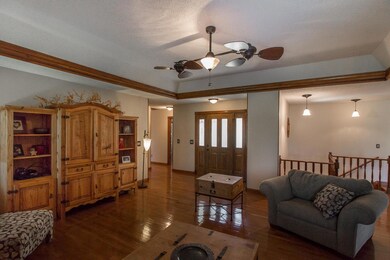RE_1907 N Prairie Ct-04