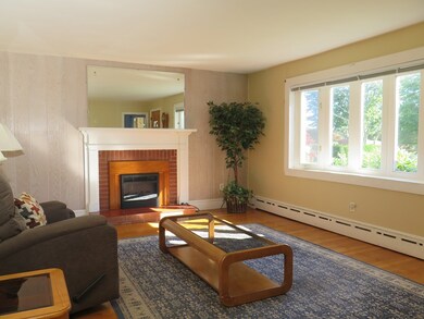 27 Hilltop Rd, North Dartmouth, MA 02747 - photo 2