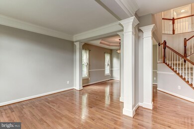 8622 James Creek Dr, Springfield, VA 22152 - photo 7