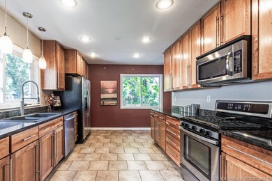 1323 S Sumner St, Wheaton, IL 60189 - photo 4