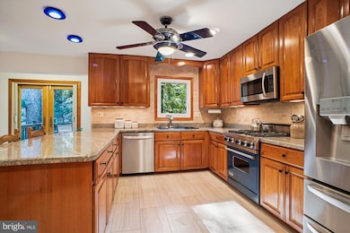 4056 41st St N, McLean, VA 22101 - photo 3