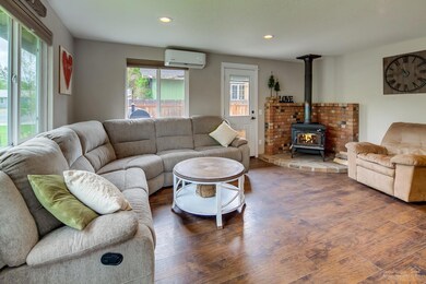 2612 SW Umatilla Ct, Redmond, OR 97756 - photo 3