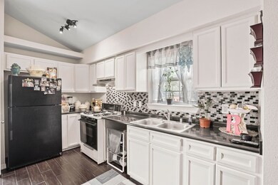 7912B N North Loop Dr, El Paso, TX 79915 - photo 6