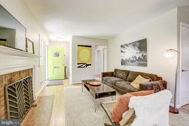 11436 Mapleview Dr, Silver Spring, MD 20902 - photo 5