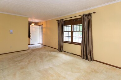 6263 Skywae Dr, Columbus, OH 43229 - photo 2