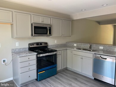 742 W 11th St, Front Royal, VA 22630 - photo 2