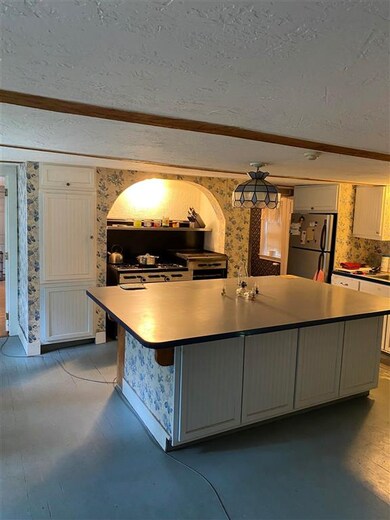 256 2nd Nh, Hillsborough, NH 03244 - photo 5