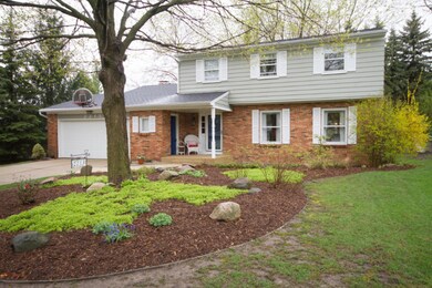 2213 Woodcliff Ave SE Grand-large-002-34