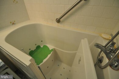 1417 Quinwood St, Hyattsville, MD 20783 - photo 3