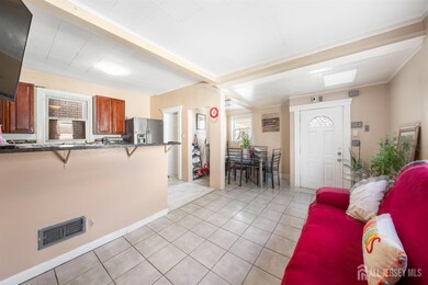 685 Raritan Ave, Perth Amboy, NJ 08861 - photo 4