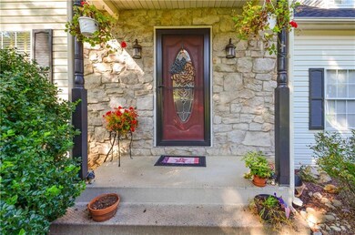 461 Franklin St, Alburtis, PA 18011 - photo 2