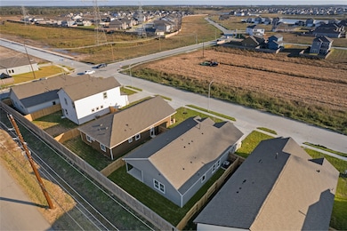 1123 Santee Ct, Rosharon, TX 77583 - photo 6