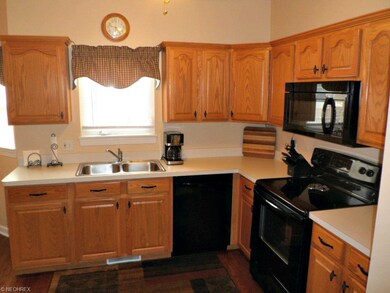 9328 Scottsdale Dr, Broadview Heights, OH 44147 - photo 5