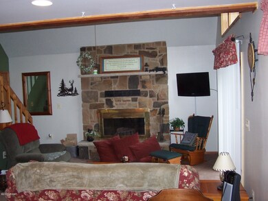 138 Underwood Ln, Hamlin, PA 18427 - photo 3