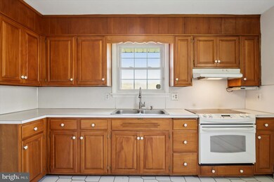 1213 Oak St, Coatesville, PA 19320 - photo 6