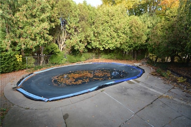 10 Buttonwood Cir, Fairport, NY 14450 - photo 5