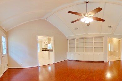 10051 Piping Rock Ln, Houston, TX 77042 - photo 6