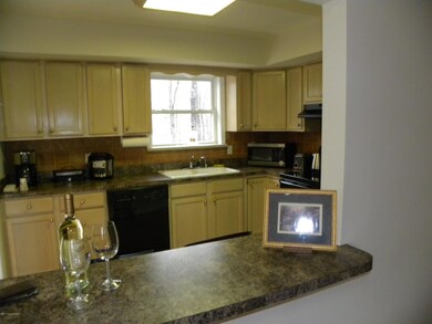 139 Clover Ln, Stroud Township, PA 18301 - photo 4