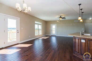 8501 SW 30th St, Topeka, KS 66614 - photo 4