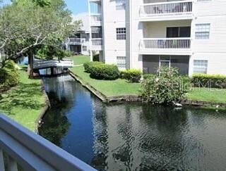 6810 Stonesthrow Cir N unit 13203, Saint Petersburg, FL 33710 - photo 2