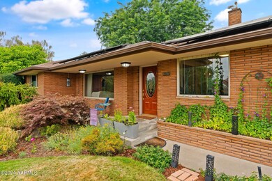 4805 Douglas Dr-12