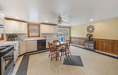 538 Summer St, Weymouth, MA 02188 - photo 3