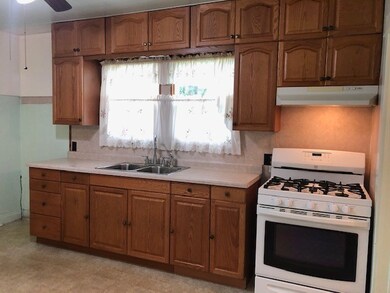 807 W Shelby Ave, Effingham, IL 62401 - photo 7