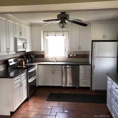 186 Chestnut Hill Ave, Waterbury, CT 06704 - photo 2