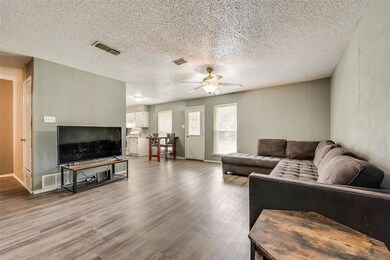 1209 Davis St, Cleburne, TX 76033 - photo 7