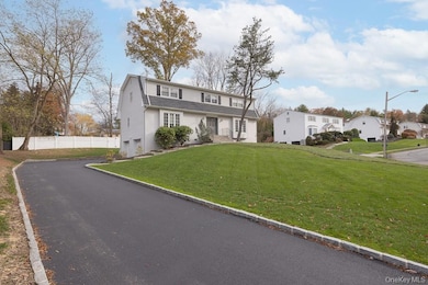 3 Spirea Ln, New City, NY 10956 - photo 2