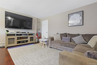 64 Parkside Dr unit B, Suffern, NY 10901 - photo 2