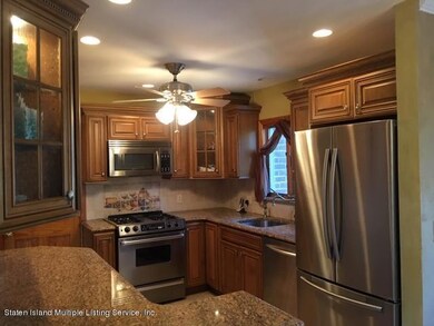 213 Chesterton Ave, Staten Island, NY 10306 - photo 6