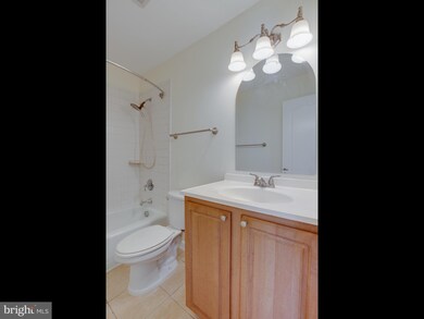 11569 Laurelwalk Dr, Laurel, MD 20708 - photo 5