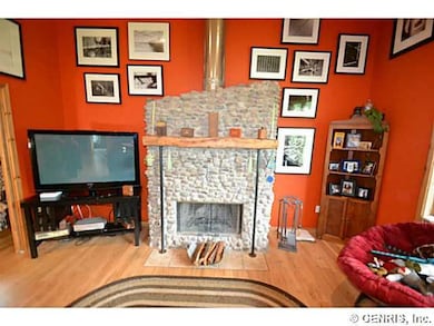 Other Fieldstone fireplace