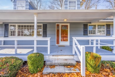 367 Greenbrier Ct, Mountainside, NJ 07092 - photo 5