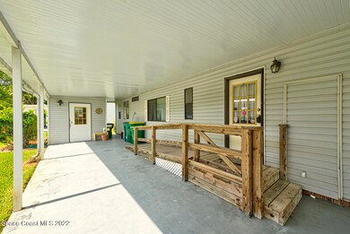 entrance with ramp & steps