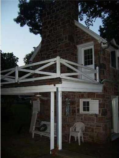 119 Spook Ln, Reading, PA 19606 - photo 2