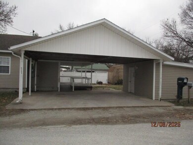 201 N Main St, Quapaw, OK 74363 - photo 4
