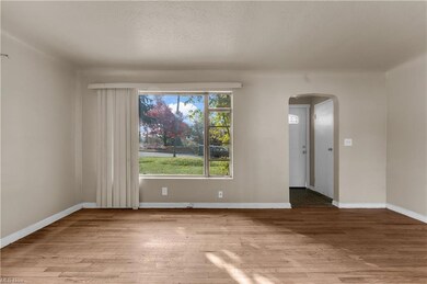 18815 Libby Rd, Maple Heights, OH 44137 - photo 4