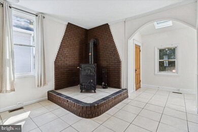 311 N Maple Ave, Brunswick, MD 21716 - photo 7