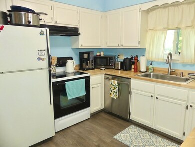 20 Lawrence Ave unit 35D, South Hadley, MA 01075 - photo 6