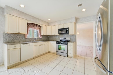 08-Kitchen