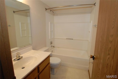 2506 Creve Coeur Mill Rd unit 8, Maryland Heights, MO 63043 - photo 5