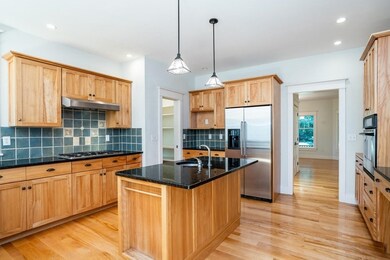 399 Henry St, Amherst, MA 01002 - photo 5